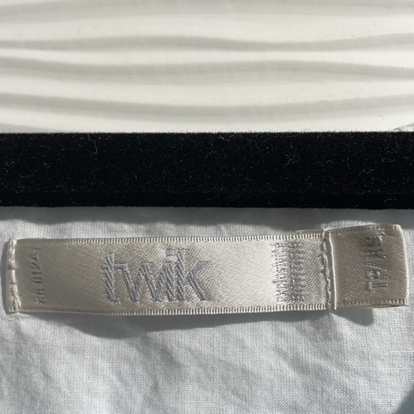 Simons twik halter tank top - Picture 2 of 4